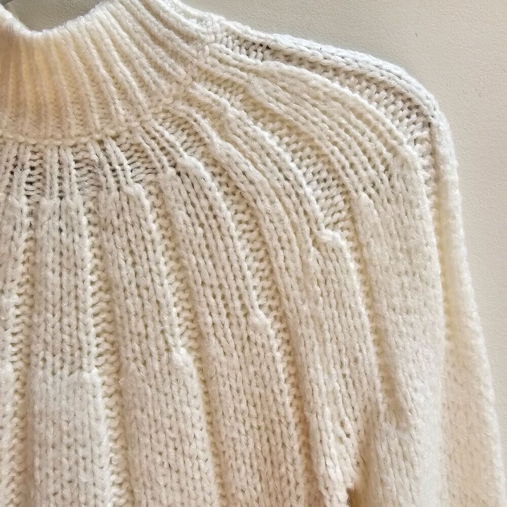 Abercrombie & Fitch Women's XS Cream Chunky Knit Mock Neck Sweater - Picture 5 of 10